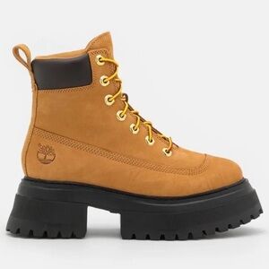 NWT TIMBERLAND Sky Lace Up Boots!